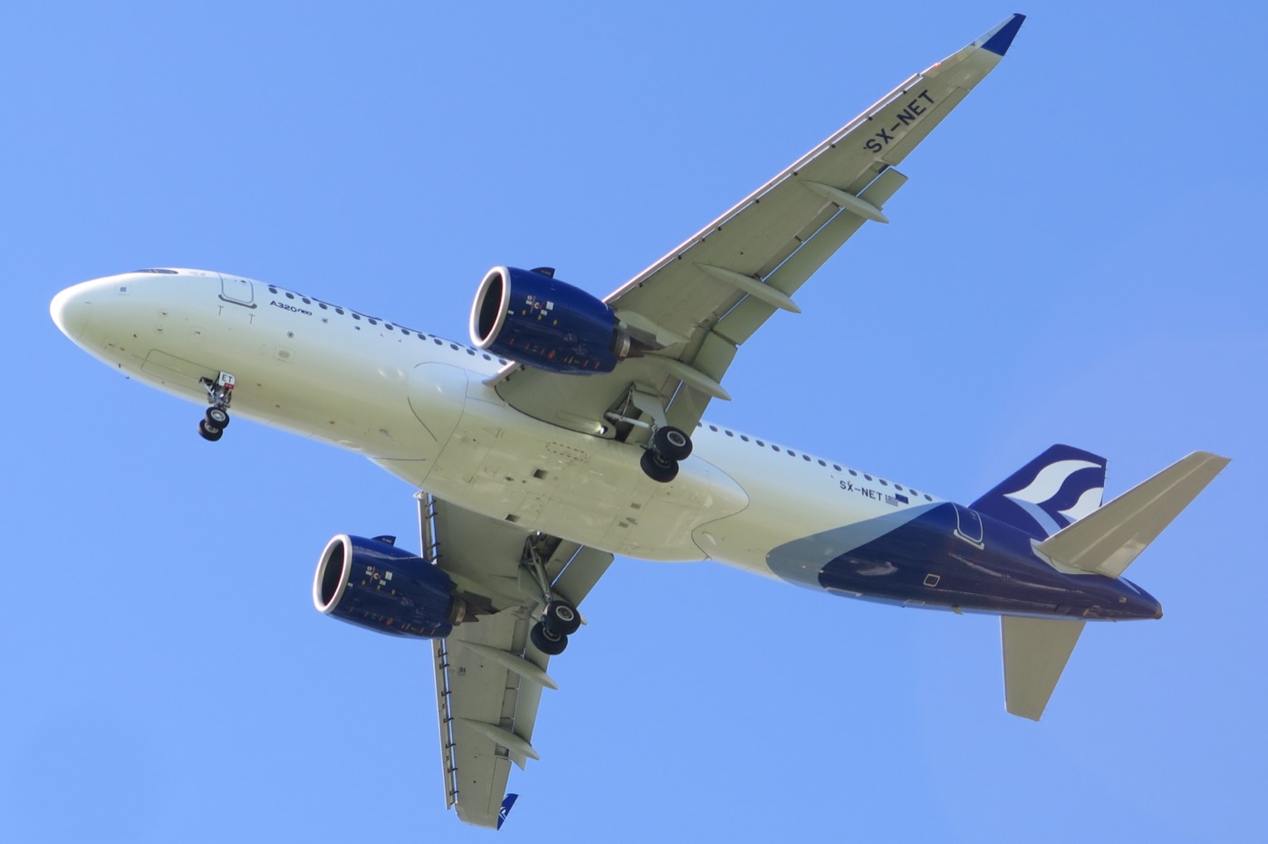 Photo of an Airbus A320neo