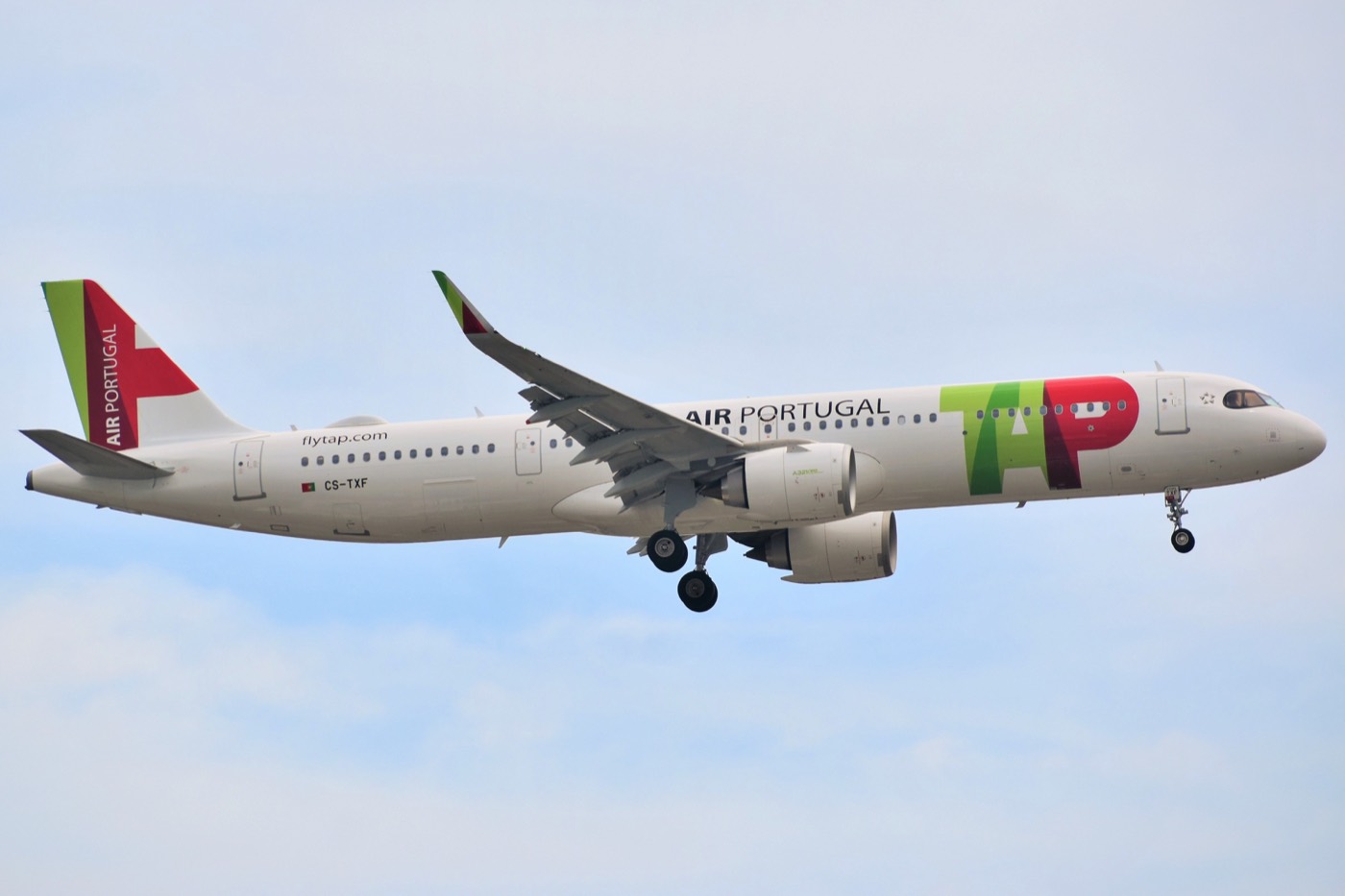 Photo of an Airbus A321LR